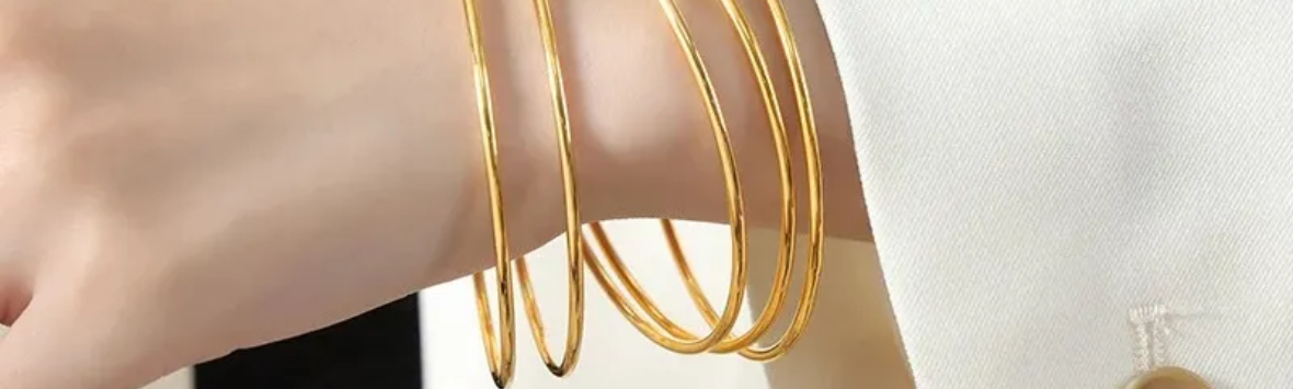  20% OFF Bracelets & Brooches
